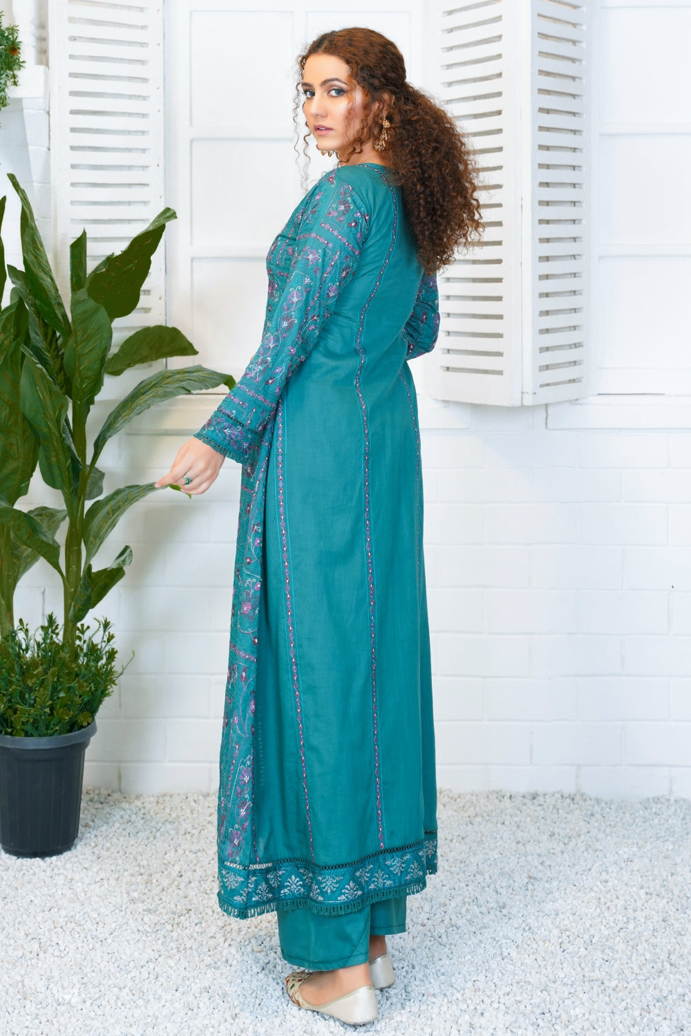 THREADS & WEAVES - EMBROIDERED LAWN - UNSTITCHED