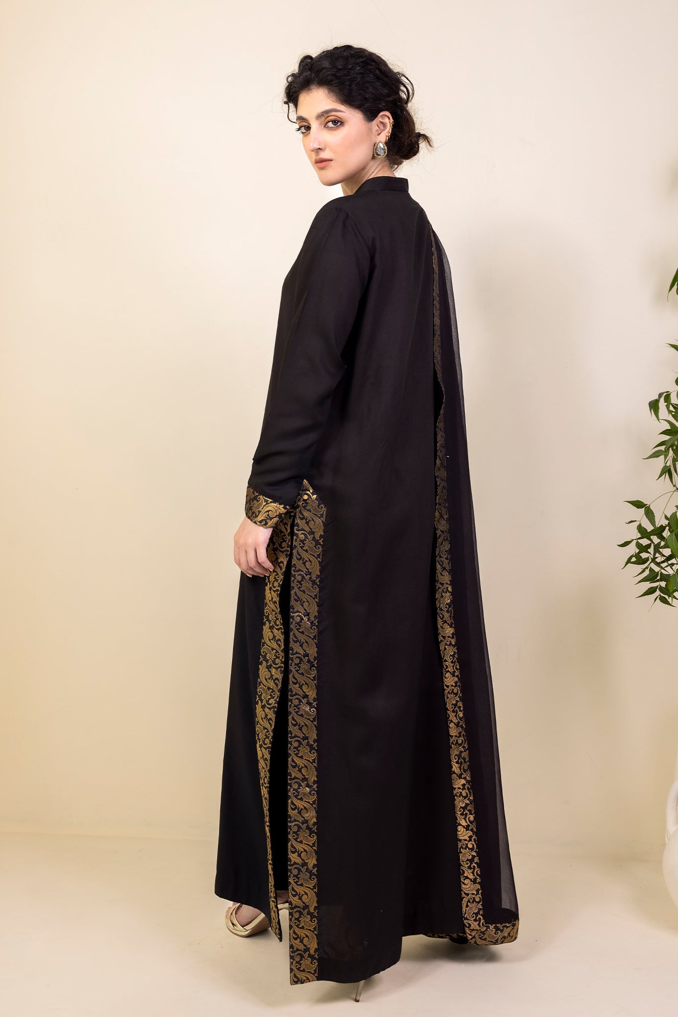 GHULABRI - BLACK VISCOSE SUIT - PRET