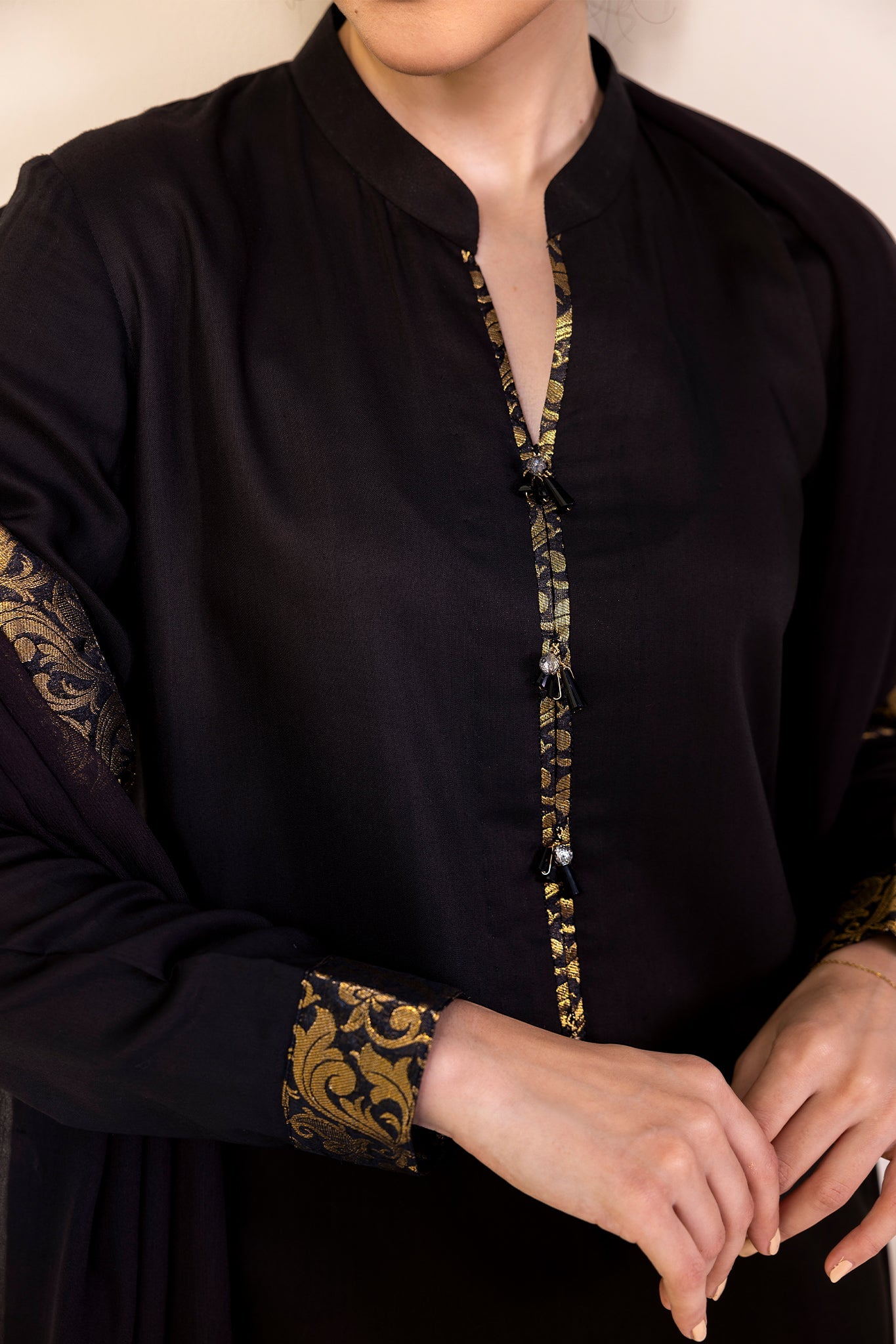 GHULABRI - BLACK VISCOSE SUIT - PRET