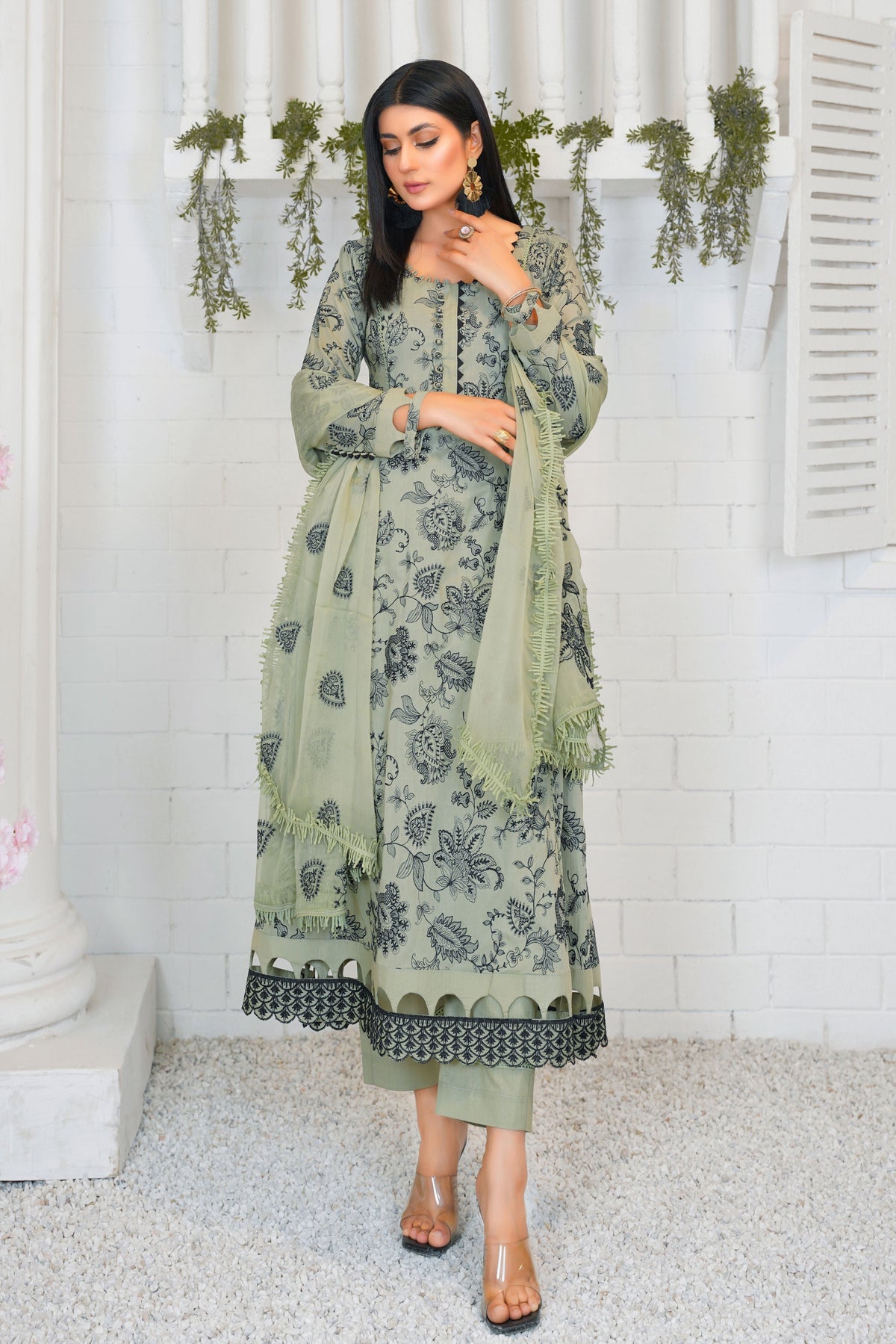 THREADS & WEAVES - EMBROIDERED LAWN - UNSTITCHED