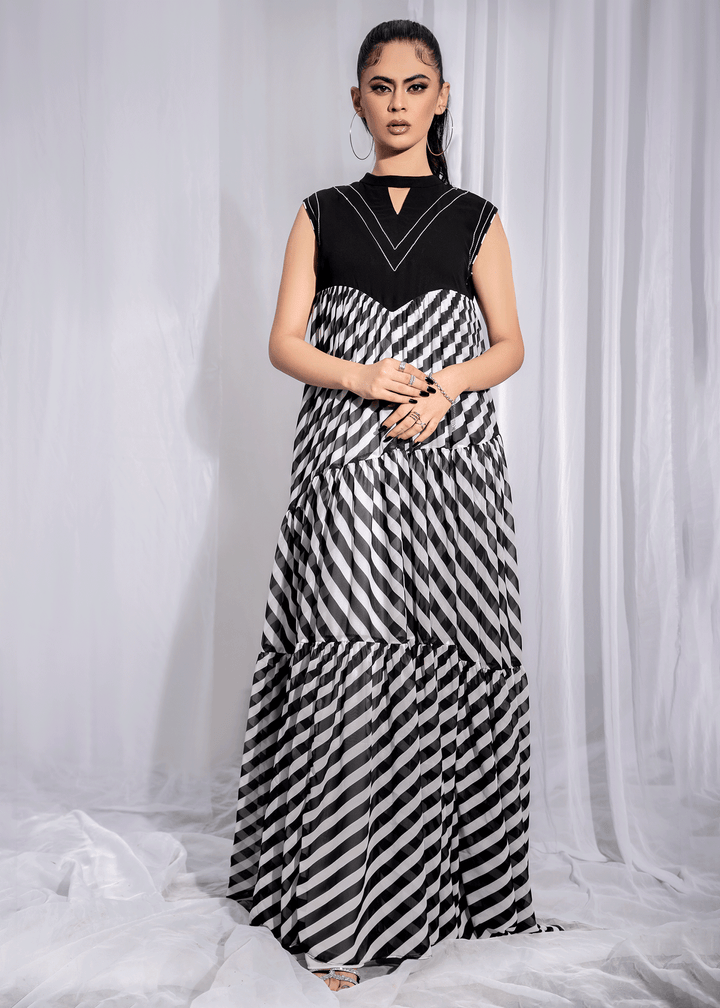 DURE SHAHWAR - CASABLANCA - STRIP LINING FLARED GOWN - LUXURY PRET