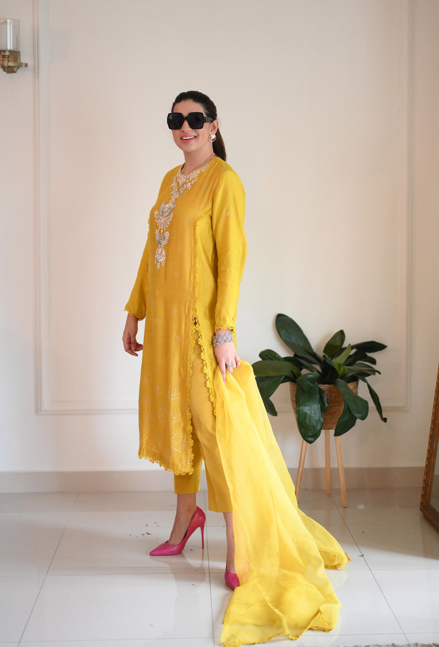 HUES ATELIER - MUSTARD SLIT - LUXURY PRET