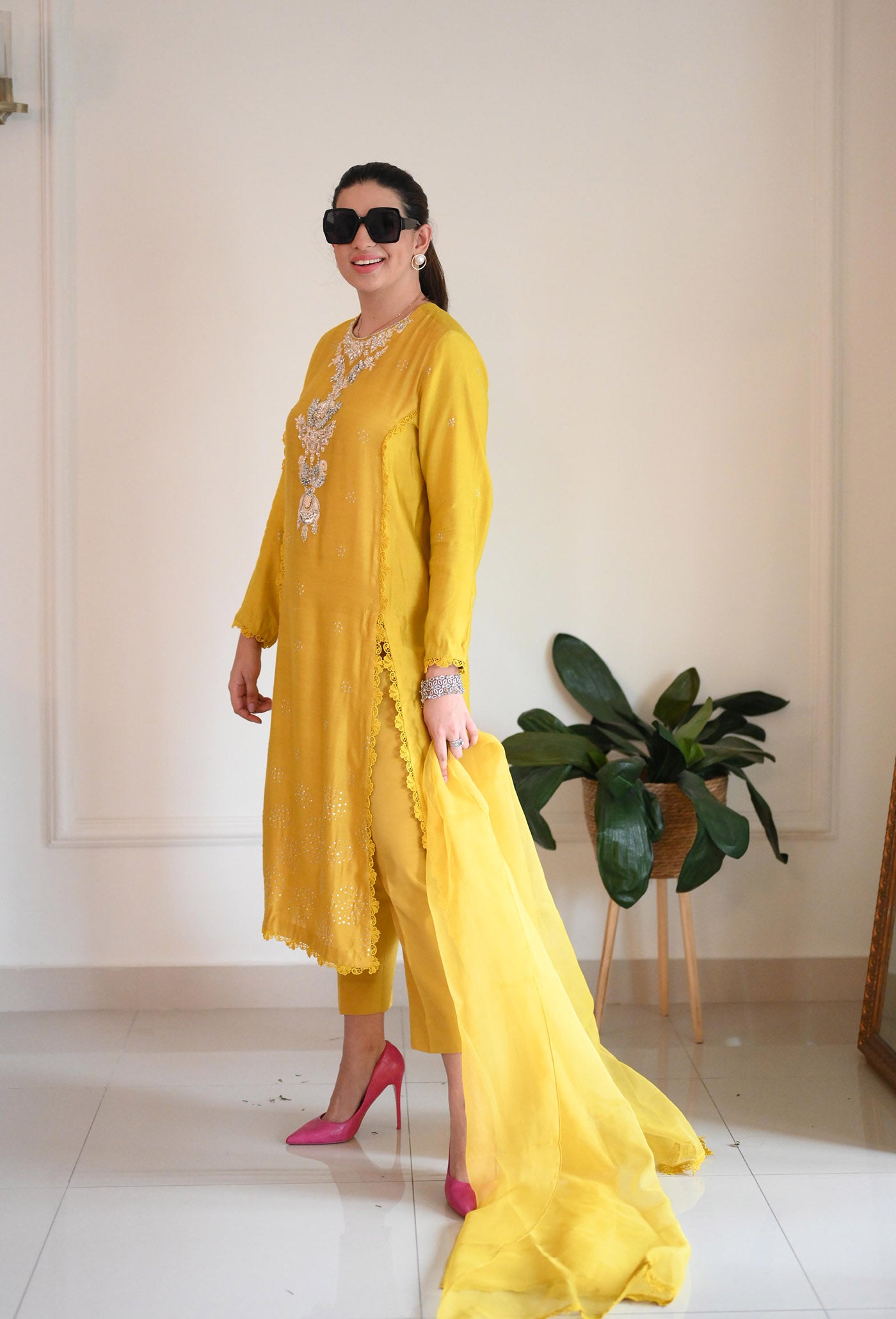 HUES ATELIER - MUSTARD SLIT - LUXURY PRET