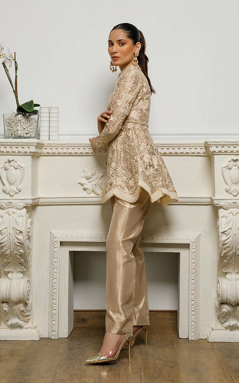 THREADS AND MOTIFS - STYLE FUSION - 4790.3 - FORMAL