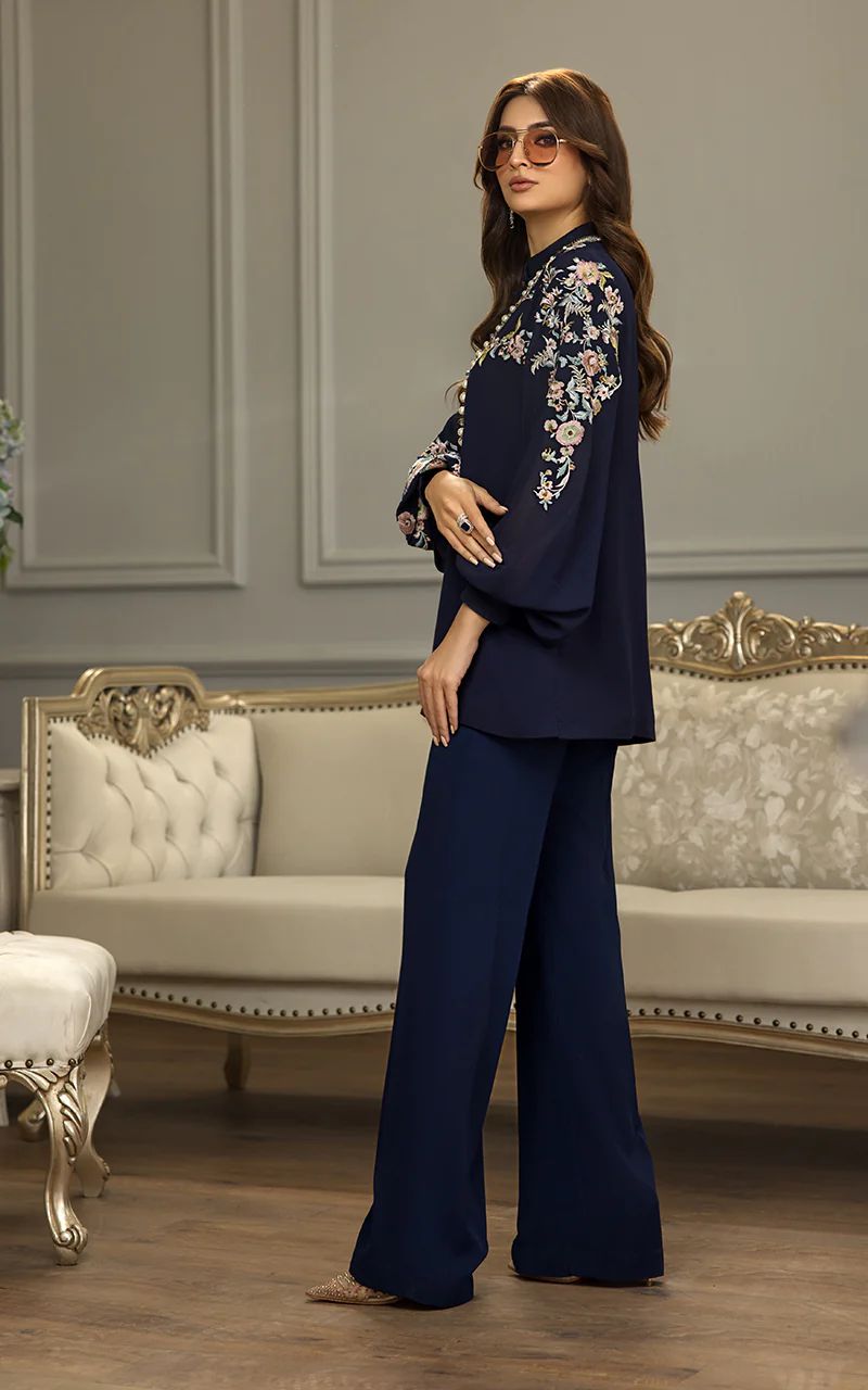 THREADS AND MOTIFS  - 8615 - LUXURY PRET