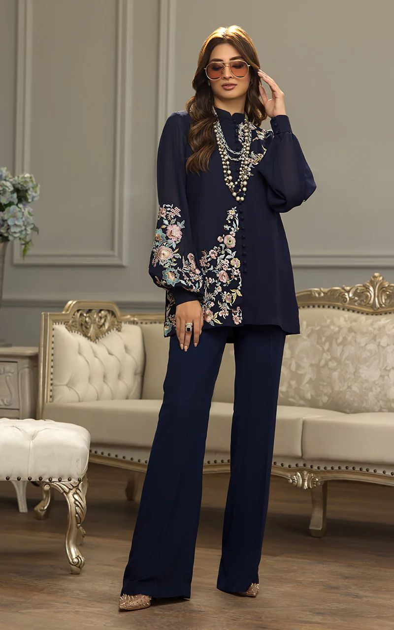 THREADS AND MOTIFS  - 8615 - LUXURY PRET