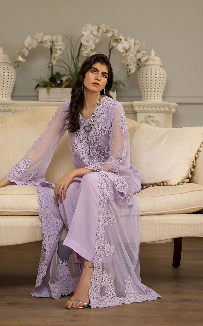 THREADS AND MOTIFS  - 8728- LUXURY PRET