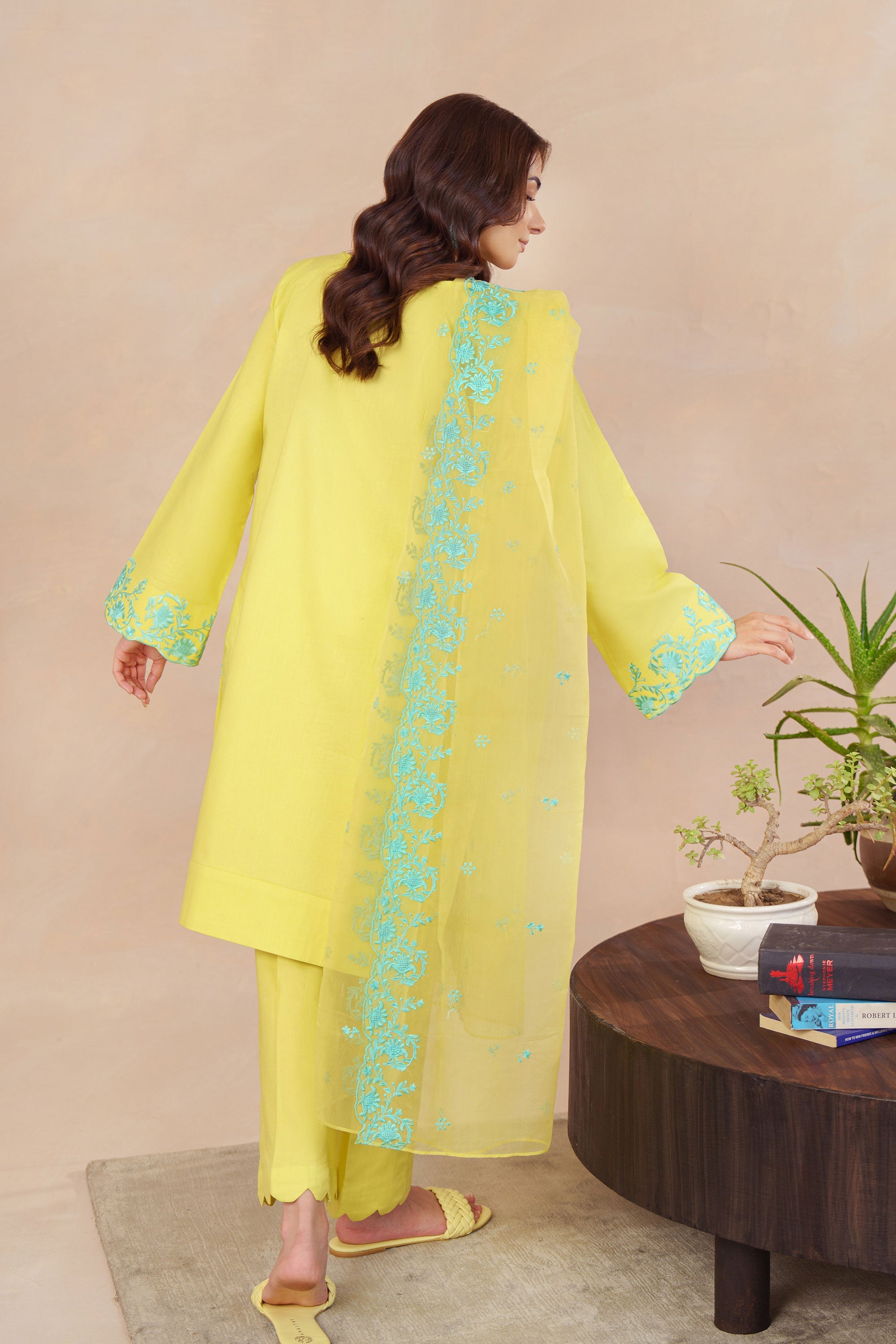 Fidan-3Pc Embroidered