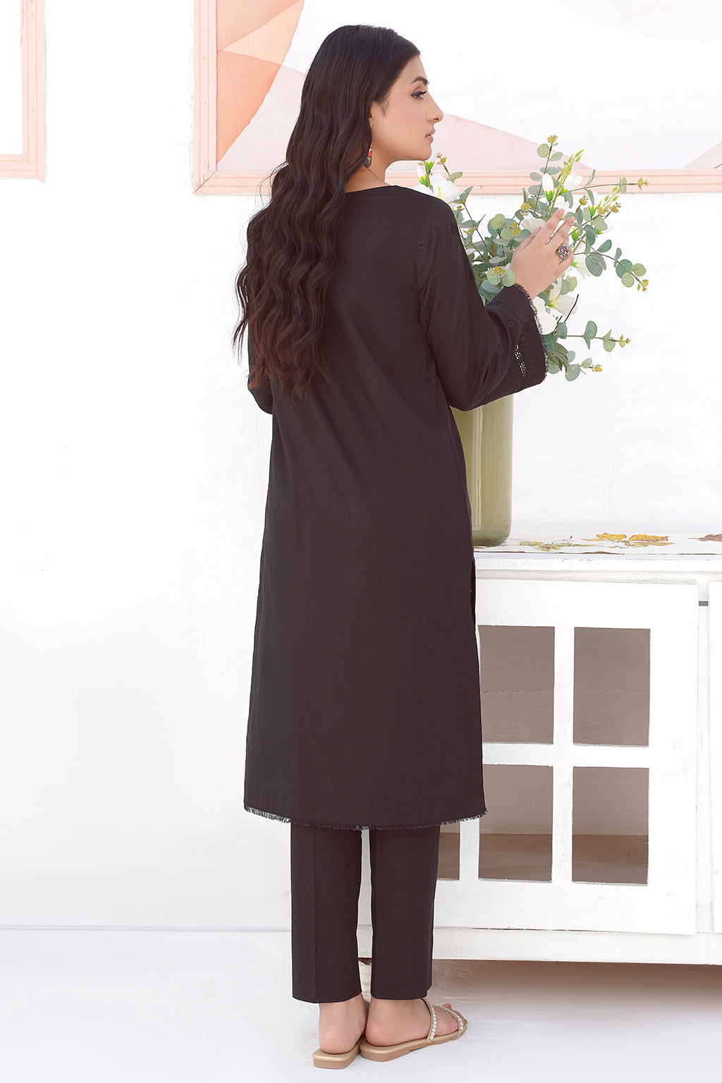 NEESHAY - DAILY WEAR - BLACK ORNATE - PRET