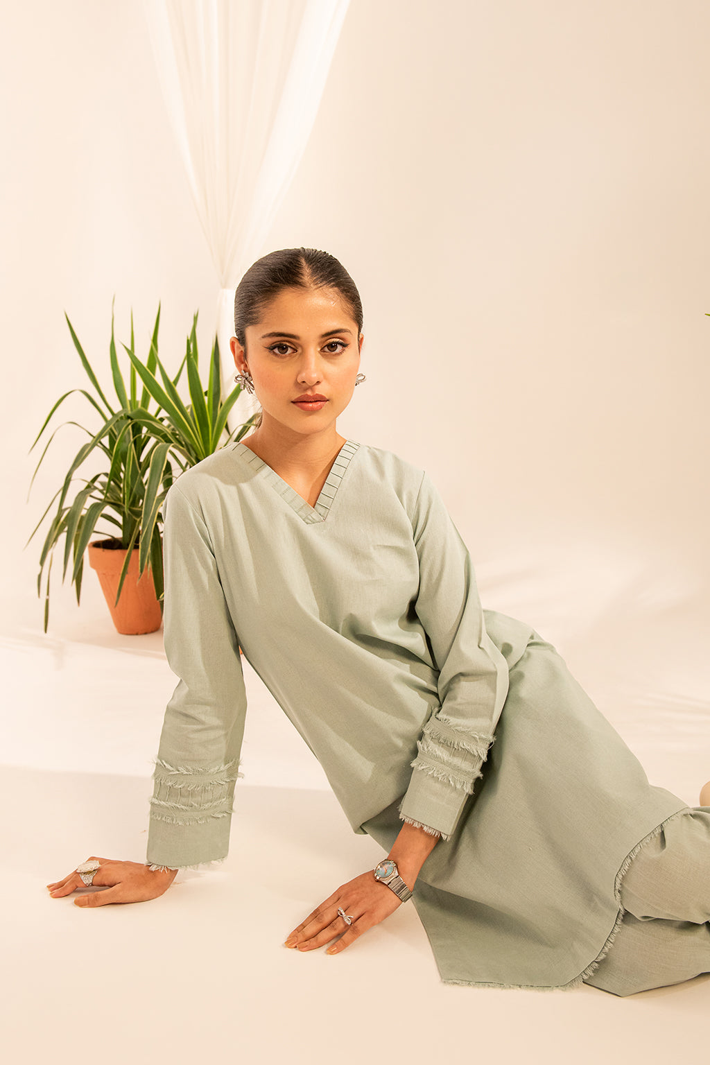 NEESHAY - WINTER ESSENTIALS - MINTED - PRET