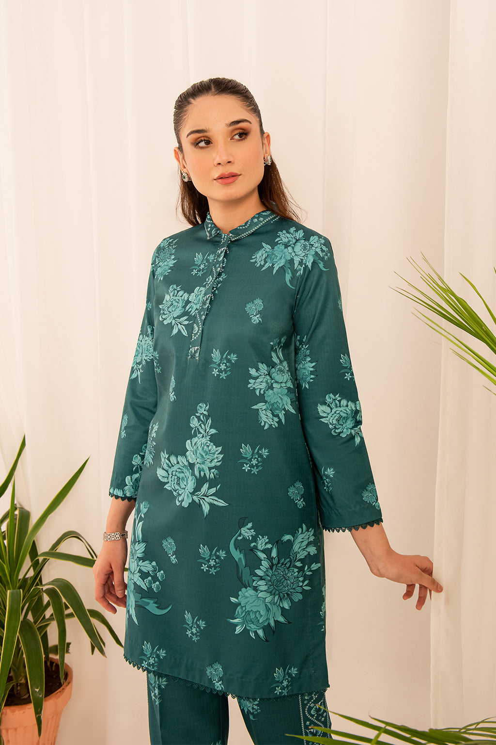 NEESHAY - WINTER ESSENTIALS - EMERLAD BLOSSOM - PRET