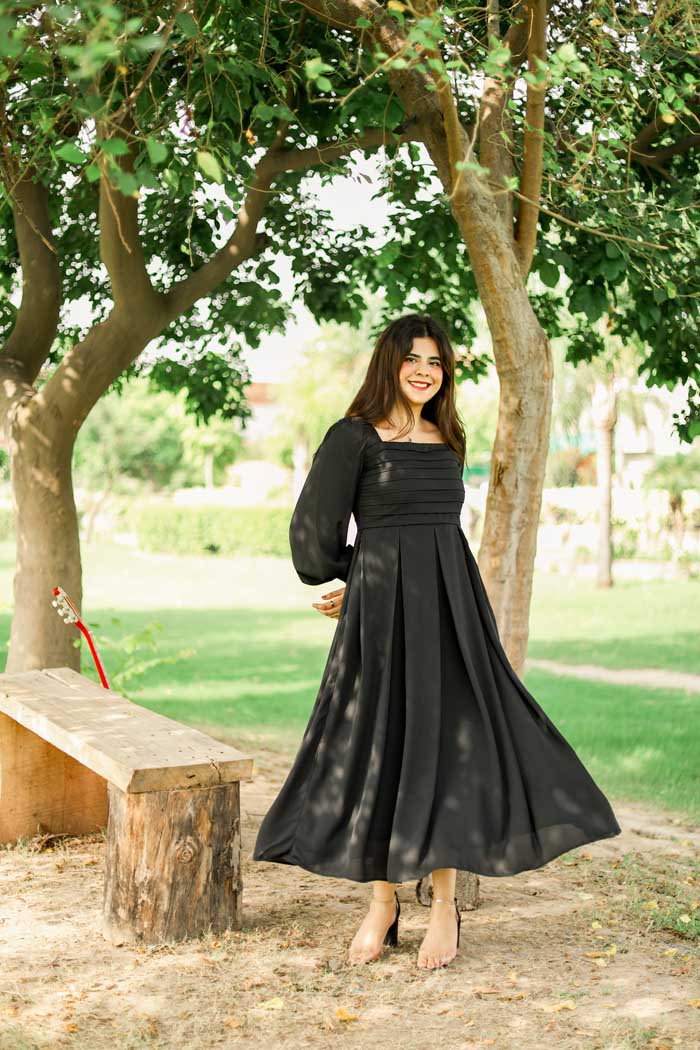 BLACK PLEATED DRESS - PRET