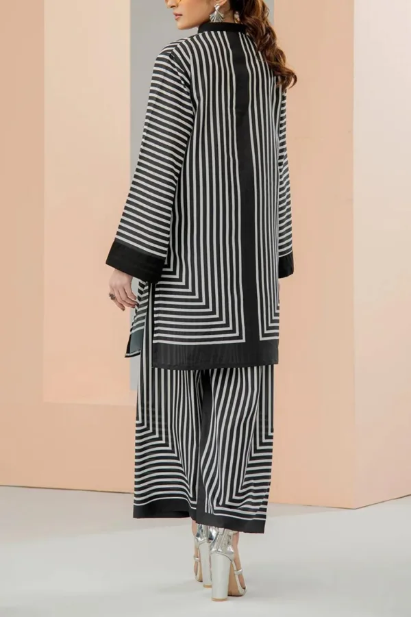 Women's Printed V-Neck 2 PC Suit Set Women's Printed V-Neck 2 PC Suit Set